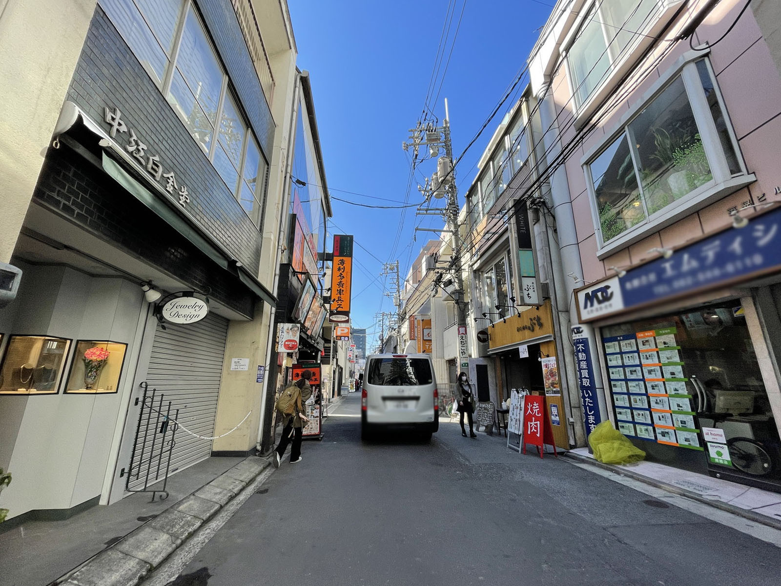ミシマビル前面の通り