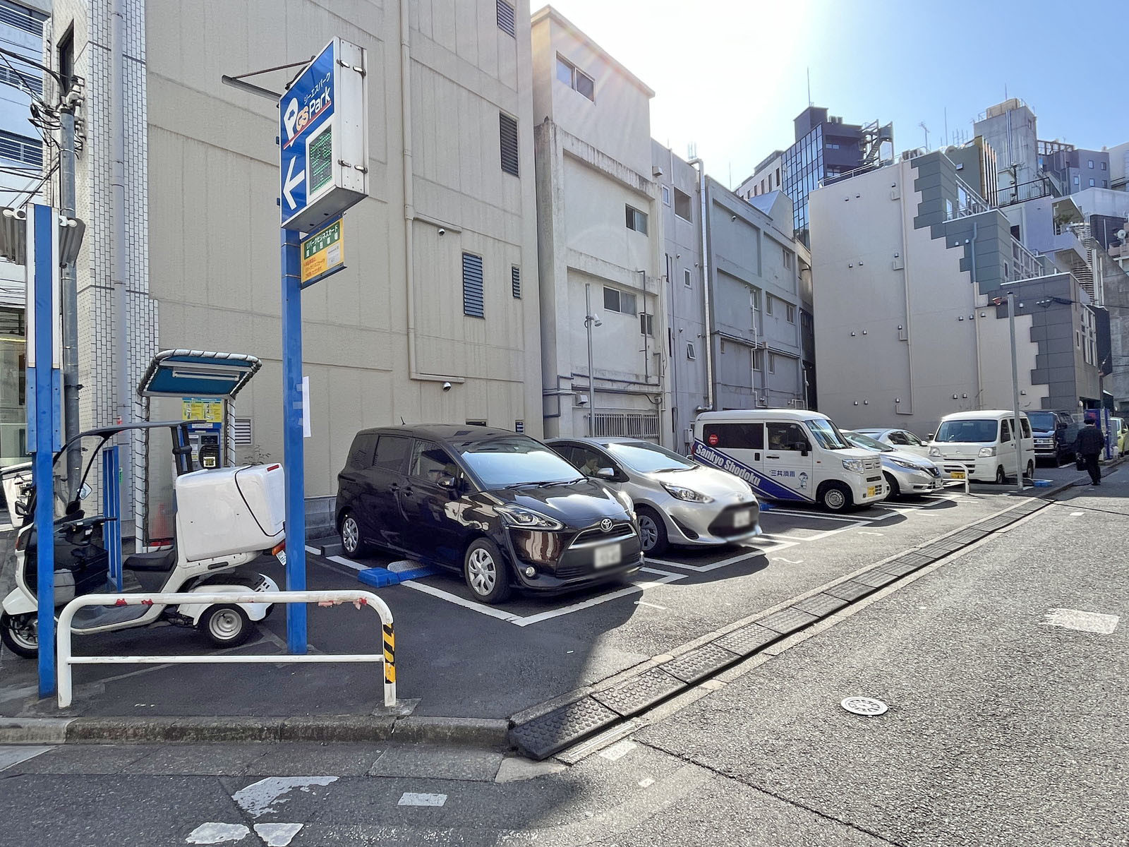 向かいのコインパーキング