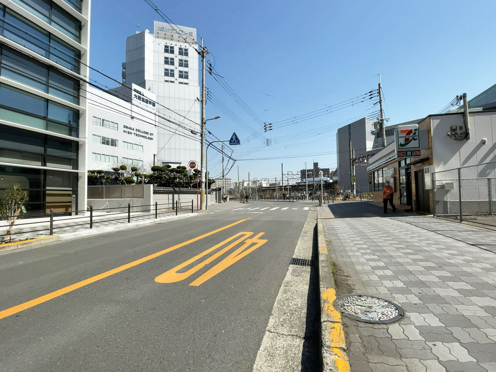 新大阪第5ドイビル前面の通り