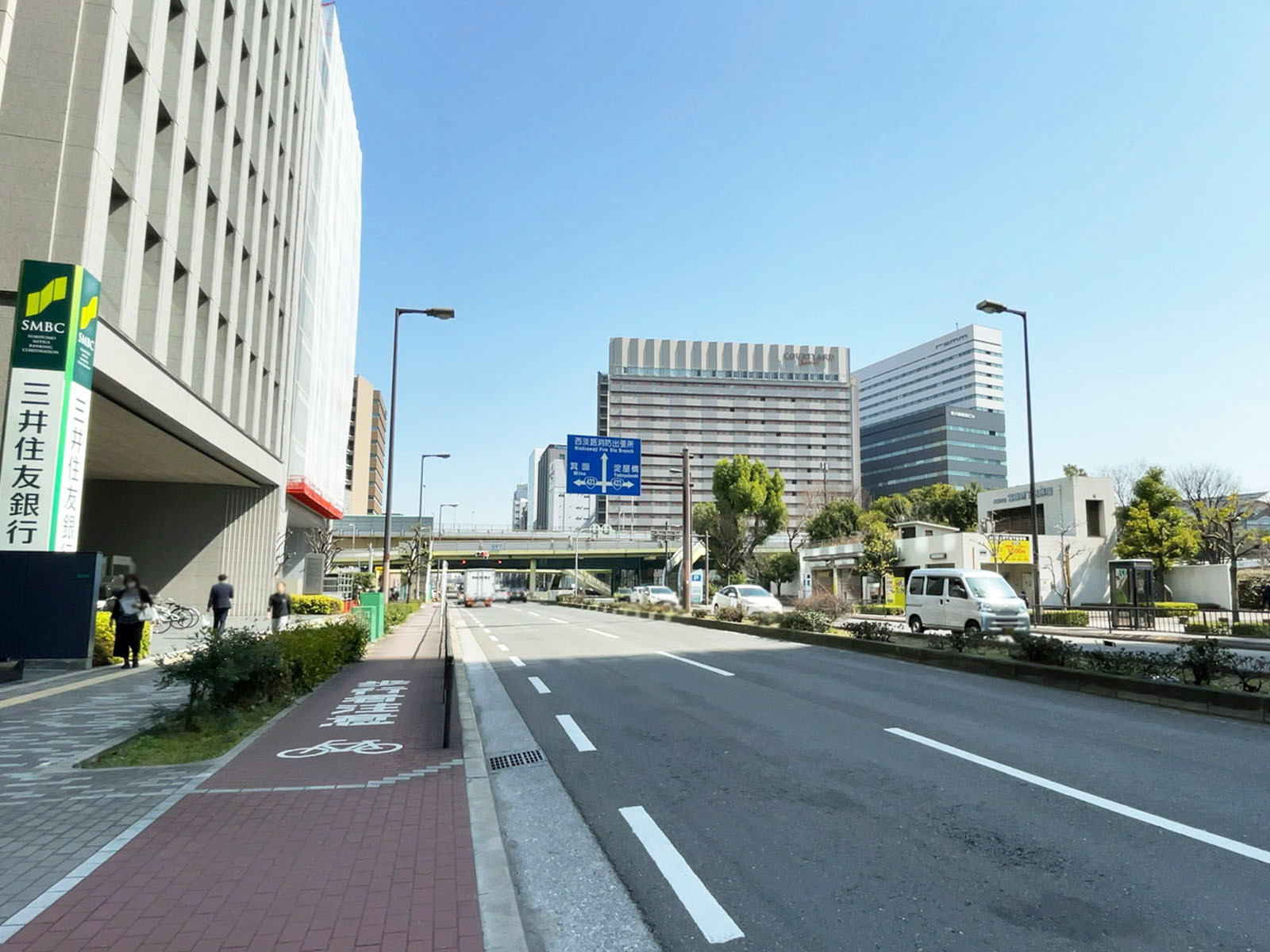 住友生命新大阪北ビル前面の通り