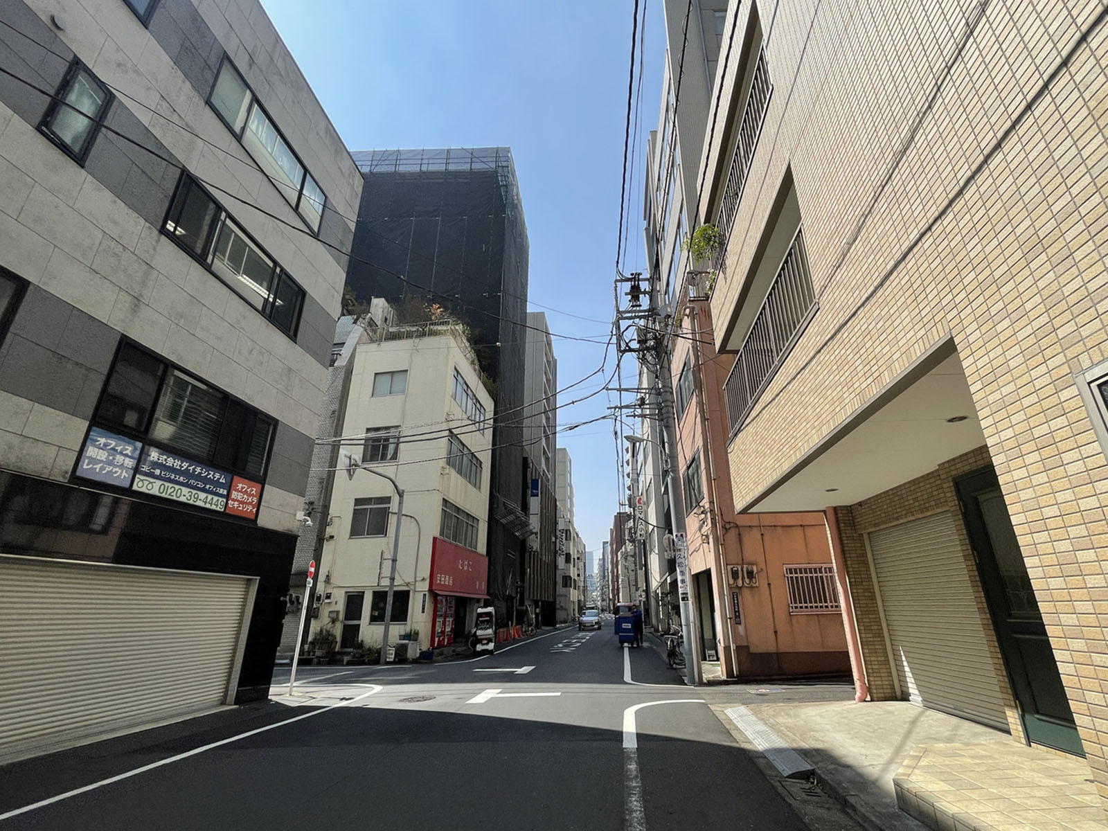 コスギビル前面の通り
