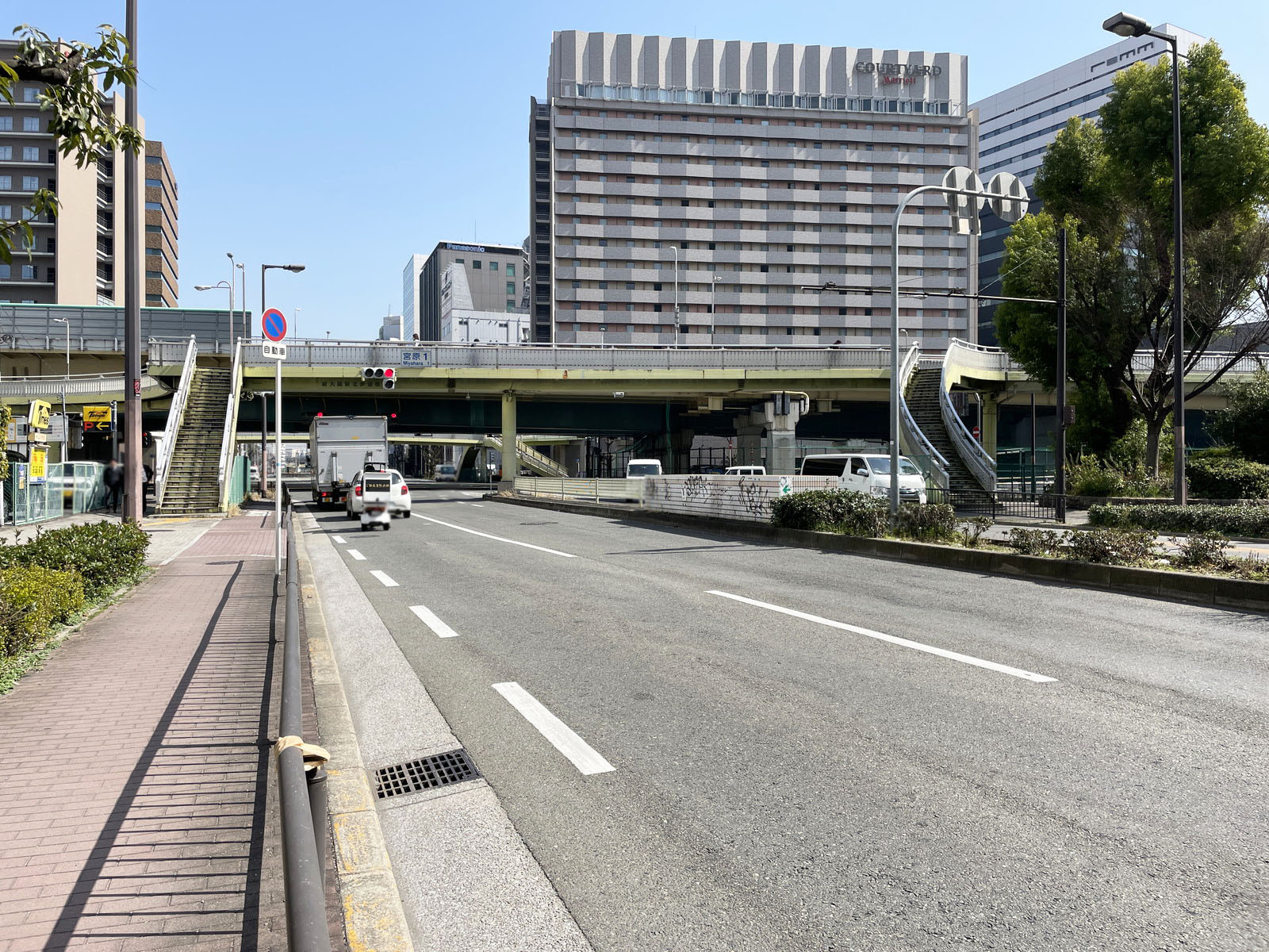KDX新大阪ビル前面の通り