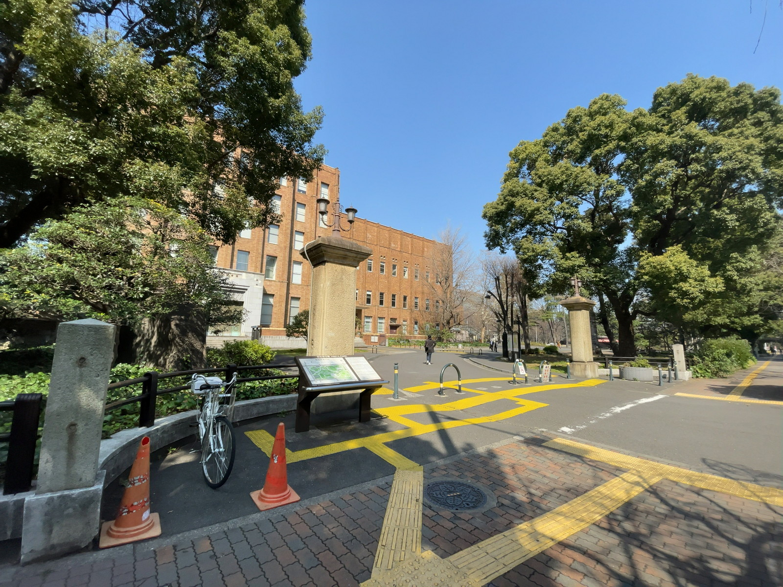 徒歩2分の日比谷公園 幸門