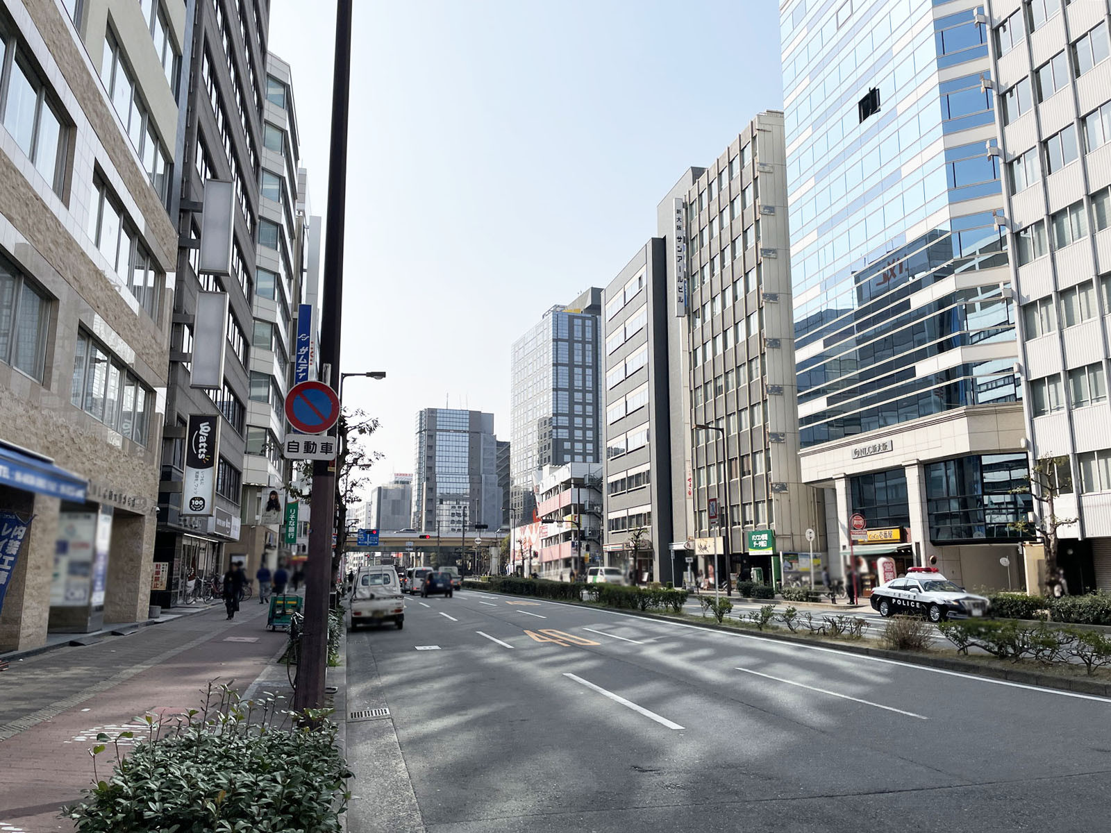 NLC新大阪8号館前面の通り