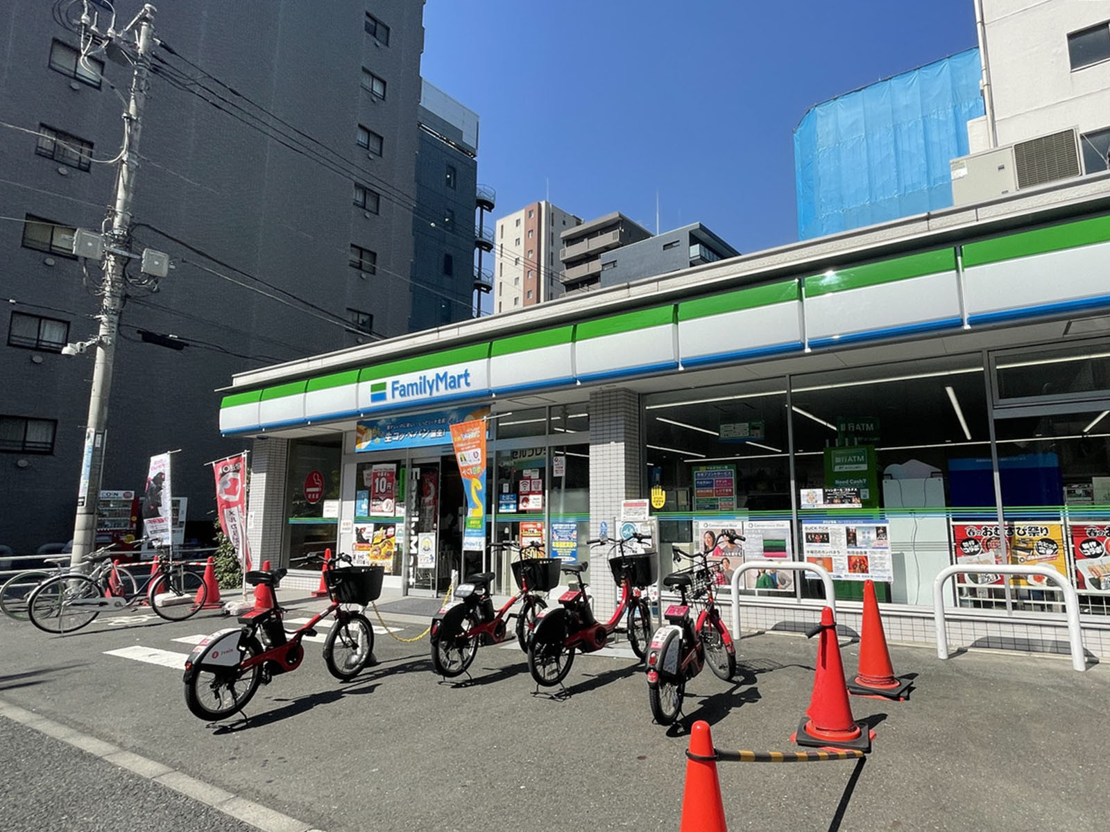 徒歩1分のファミリーマート堀留町2丁目店
