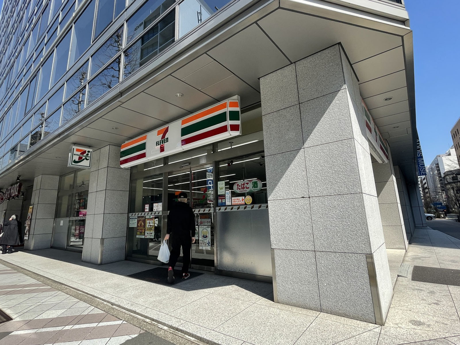 徒歩1分のセブンイレブン日本橋堀留町2丁目店
