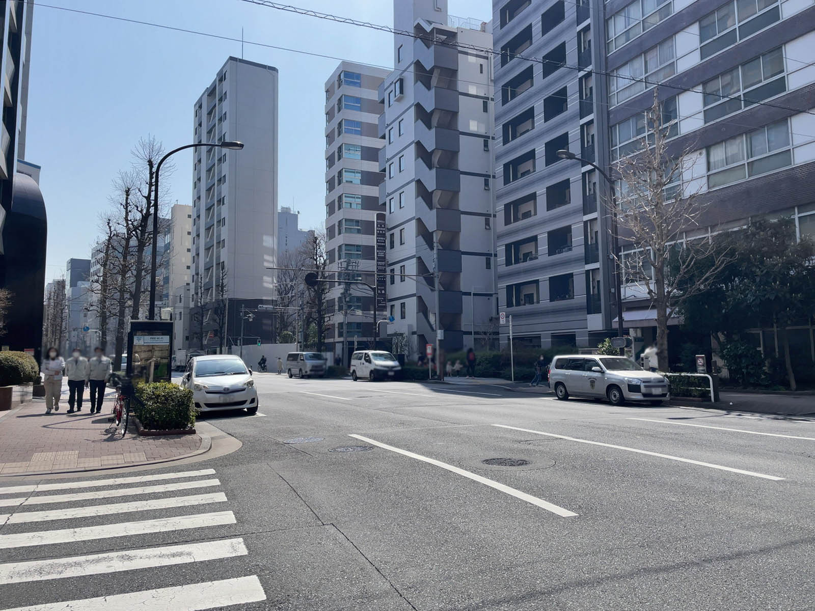 瀬木ビル前面の人形町通り