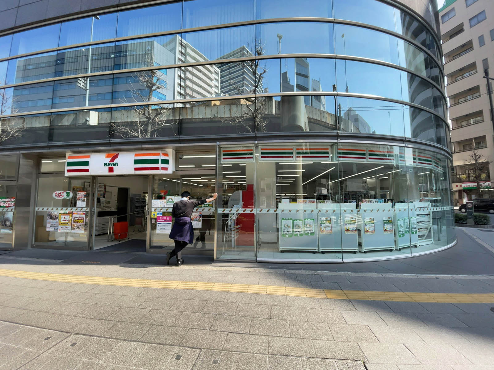 近くのセブンイレブン 千代田岩本町3丁目店