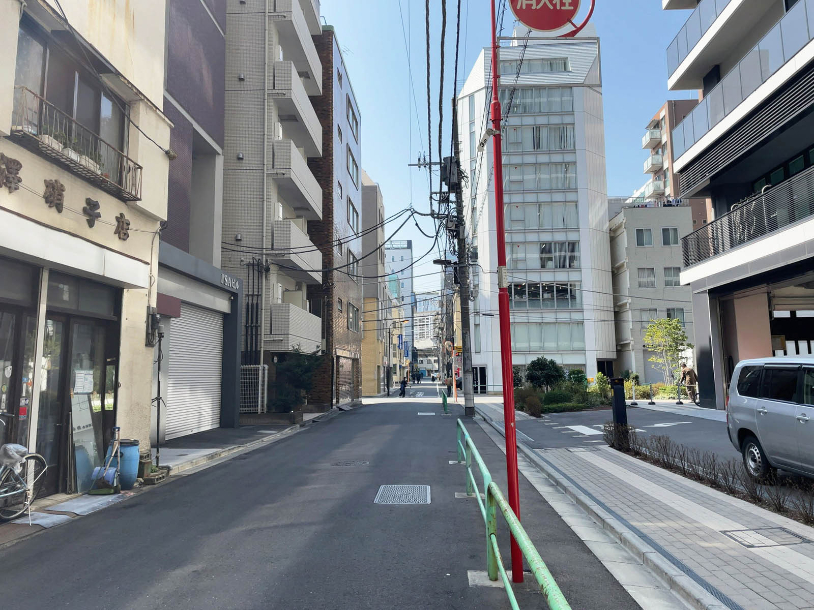 神田SYビル前面の通り