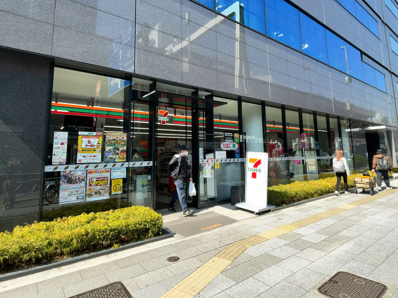 徒歩3分のセブンイレブン 神田岩本町店
