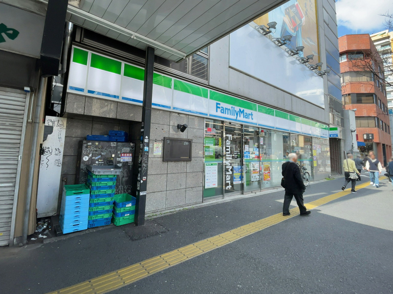 徒歩3分のファミリーマート 西浅草一丁目店
