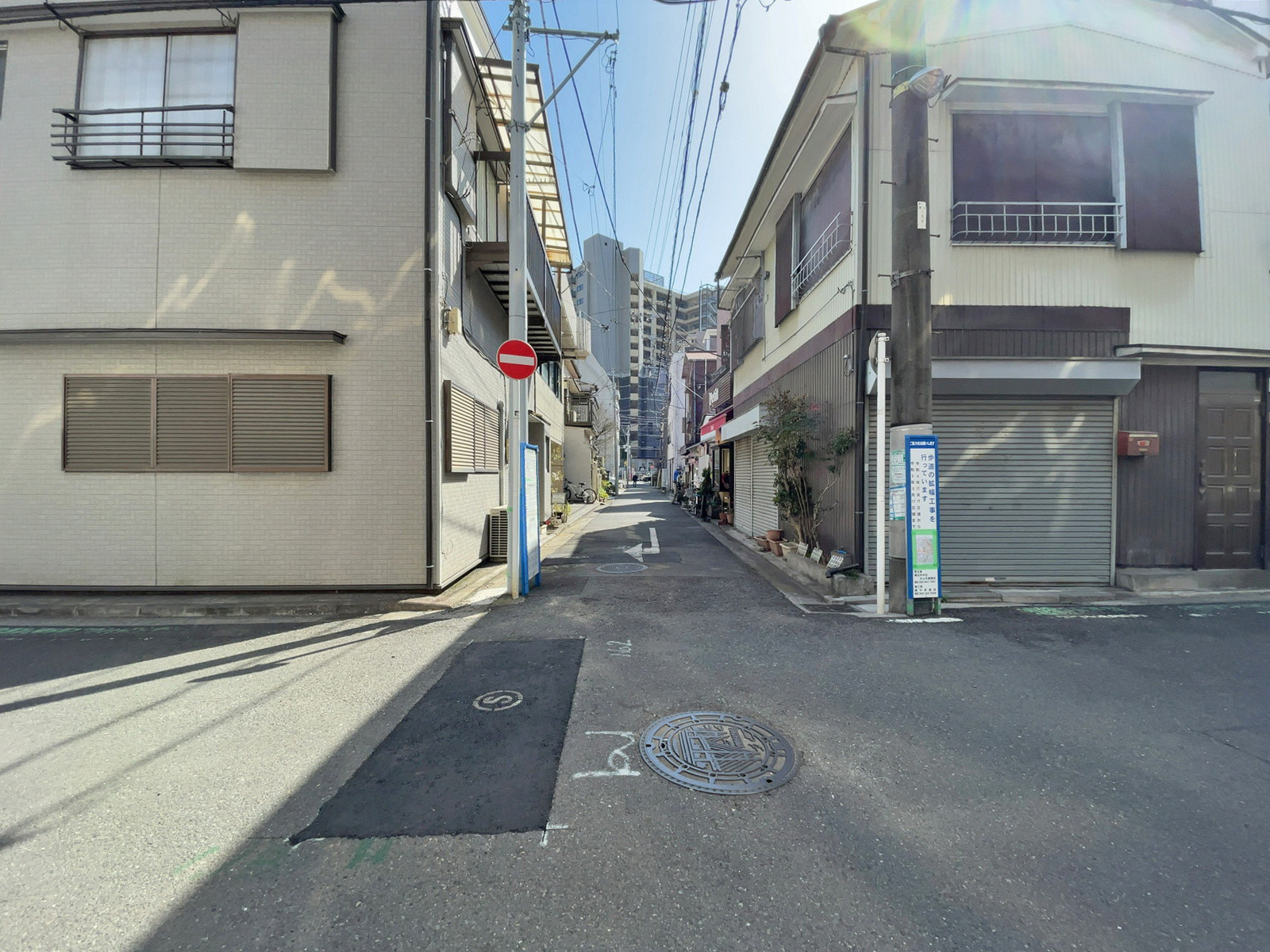 日進ビル前面の通り