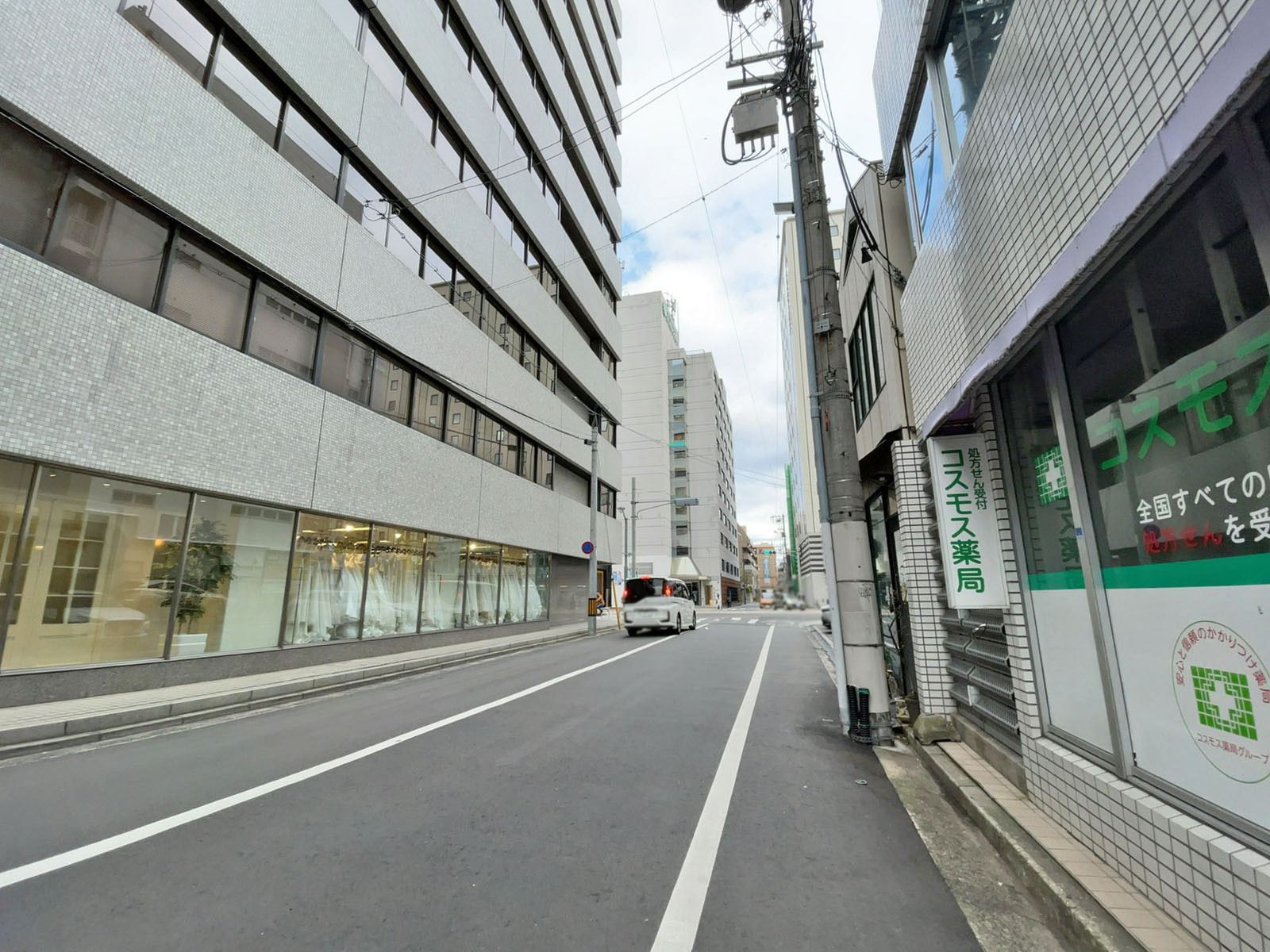 チュリス八丁堀ビル前面の通り