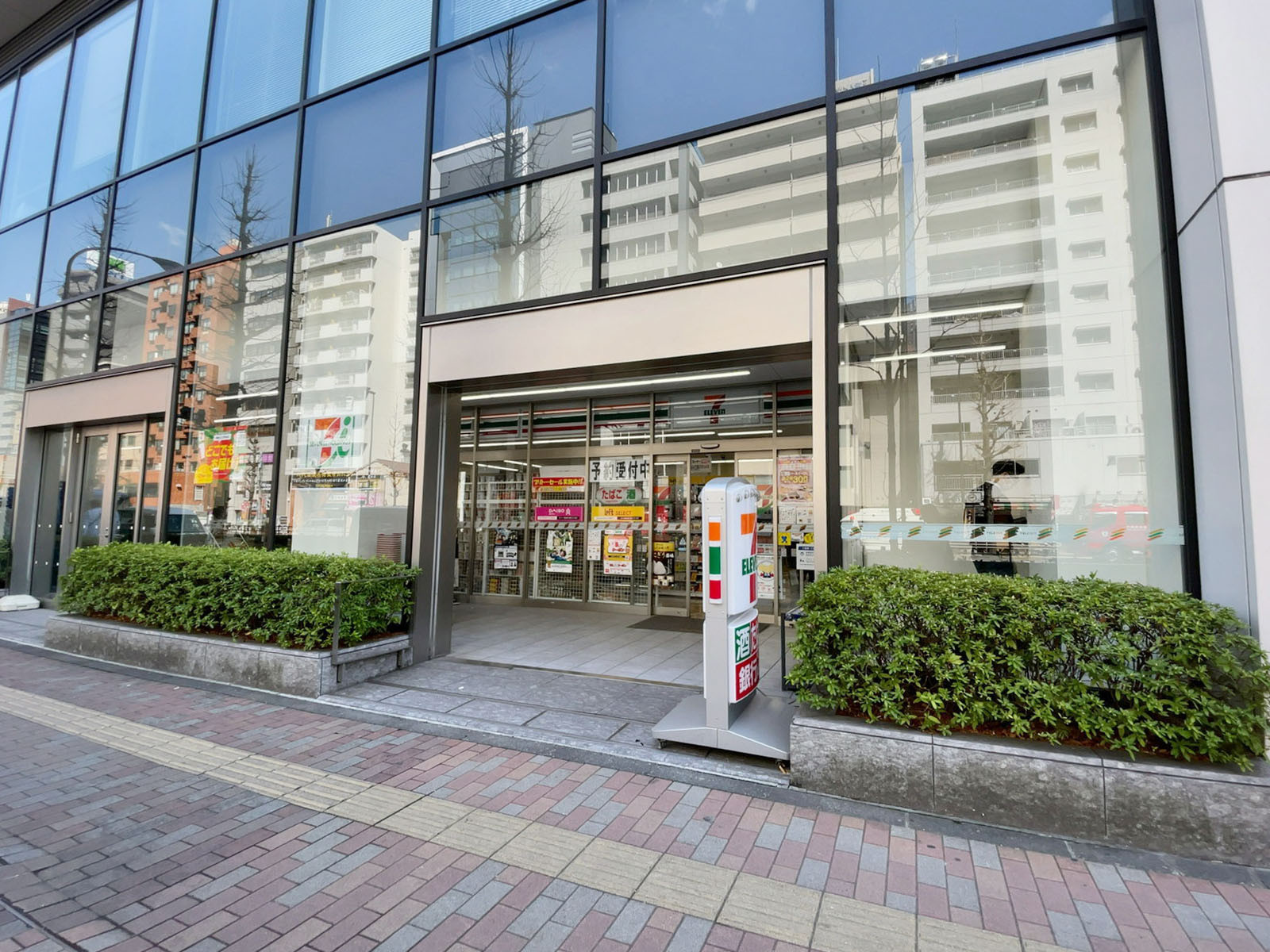 徒歩2分のセブンイレブン 芝フロントビル店