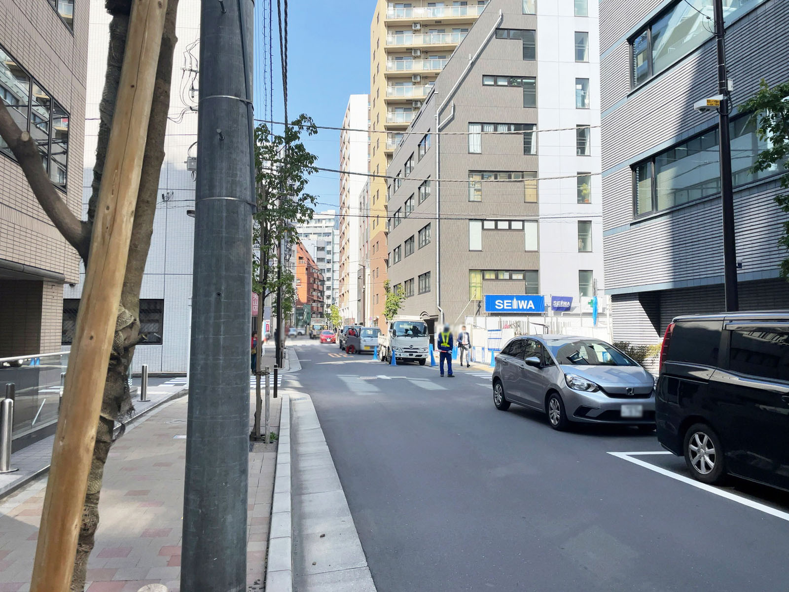 TSビル前面の大門通り