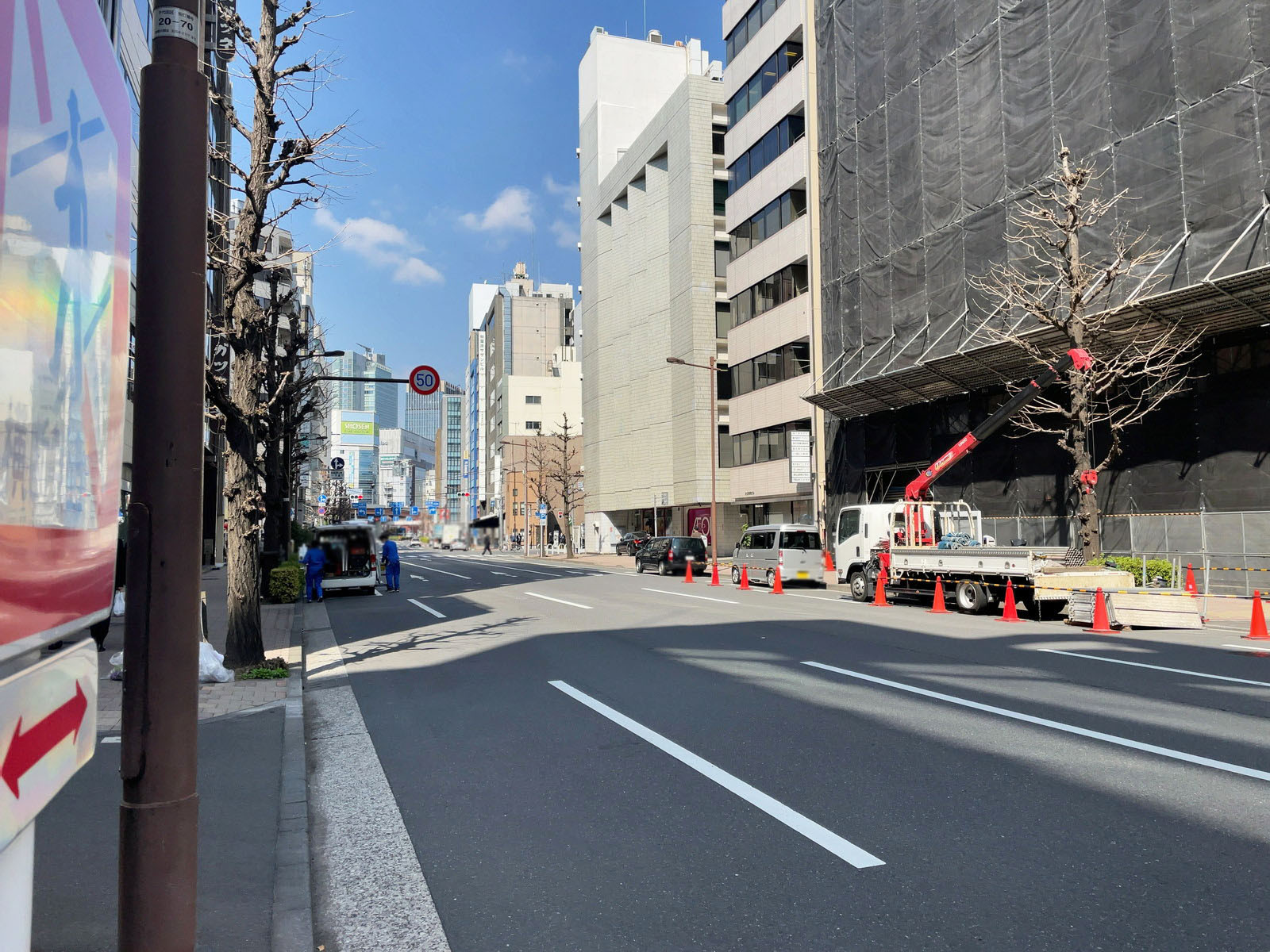 イトーピア岩本町二丁目ビル前面の水天宮通り