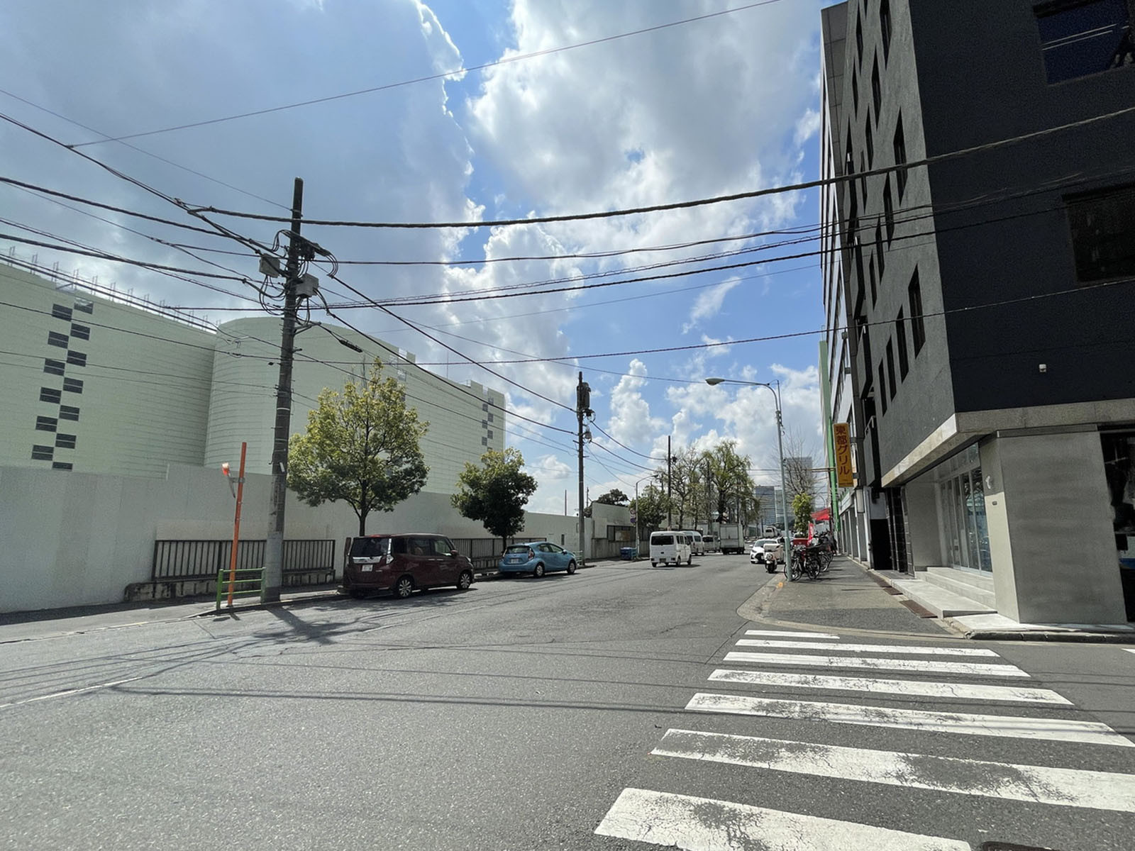 築地大長ビル前面の通り