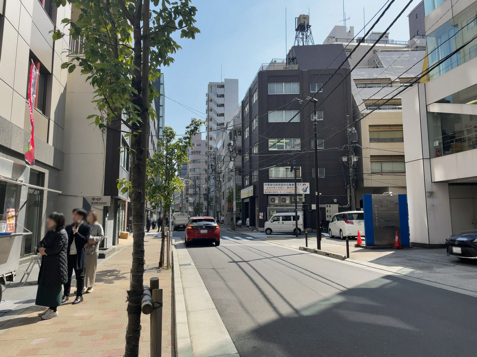 イトーピア岩本町ANNEX前面の