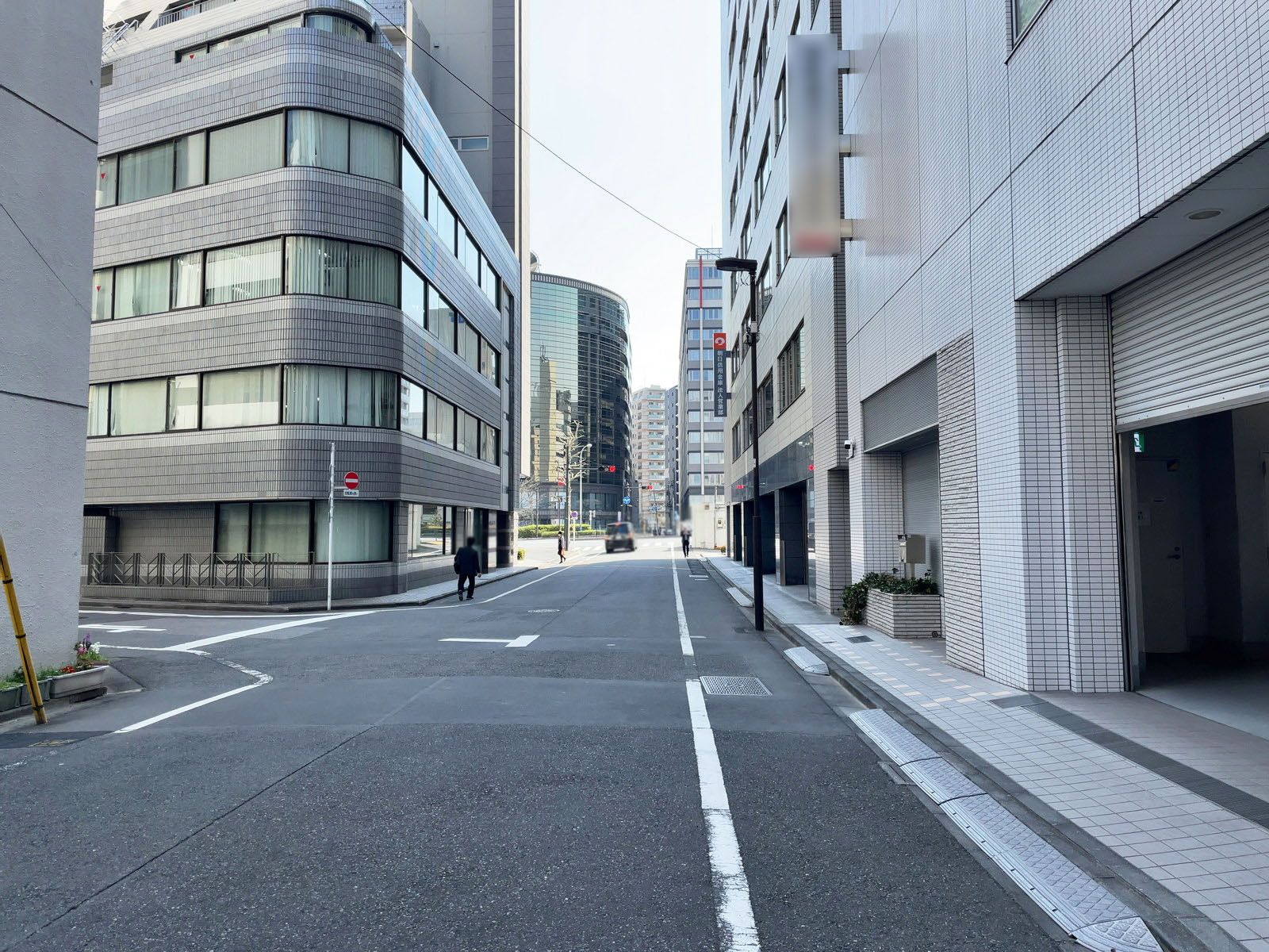 NMビル前面の通り