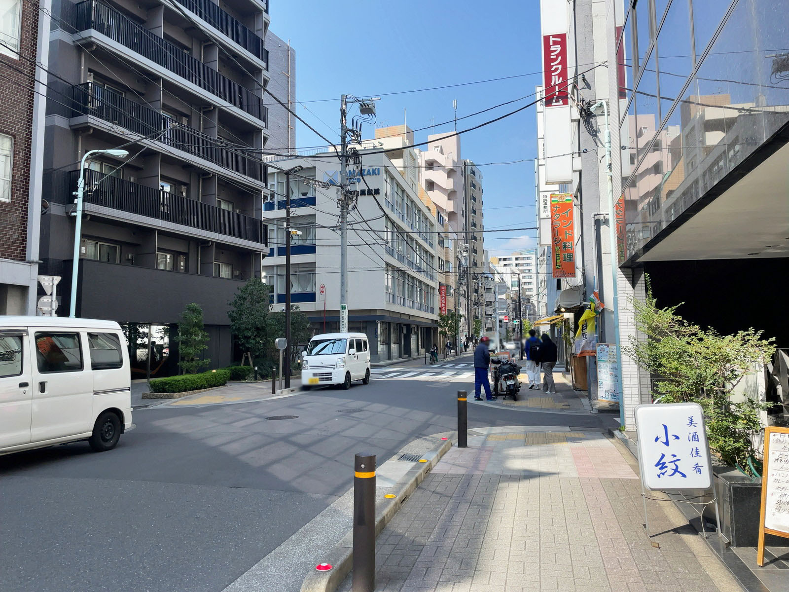 内田ビル前面の大門通り