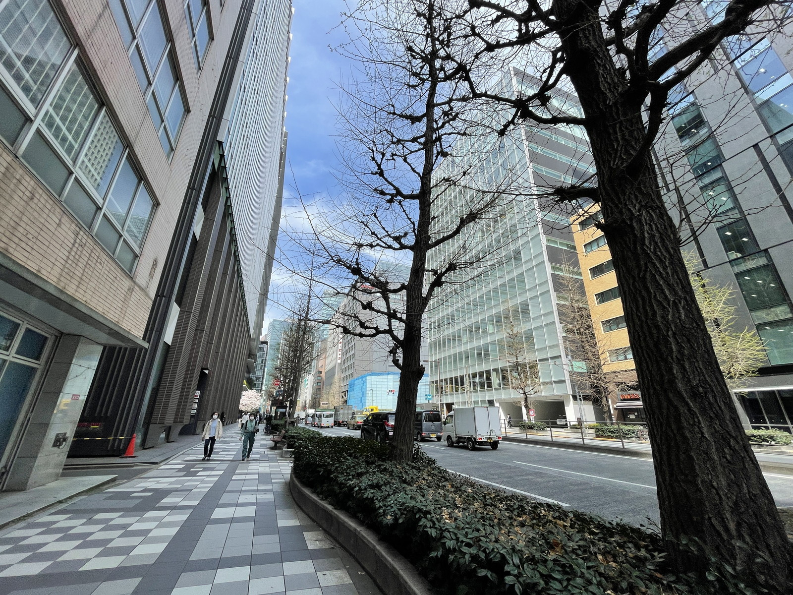 近鉄京橋スクエア前面の通り