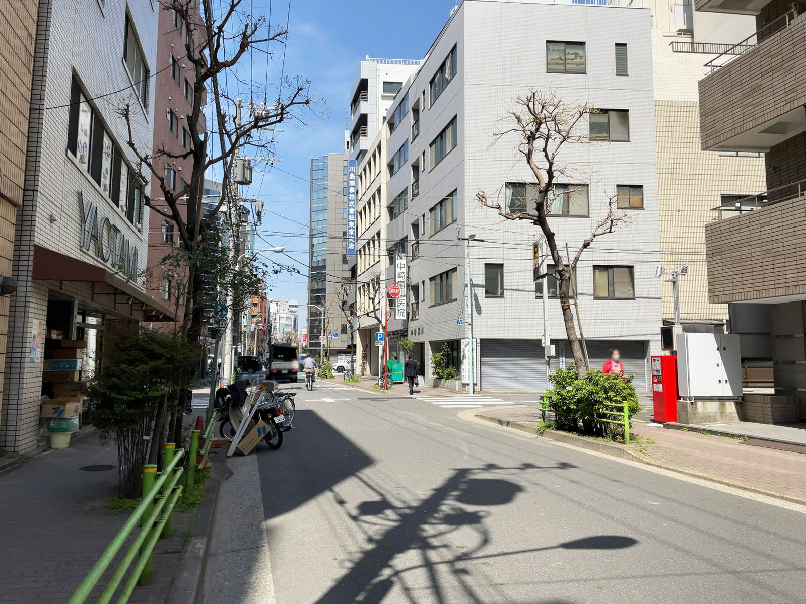 ワイケイ日本橋ビル前面の通り