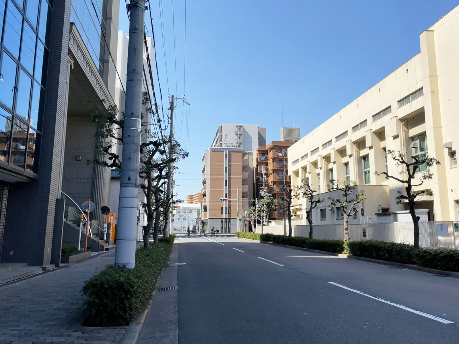 第10新大阪ビル前面の通り