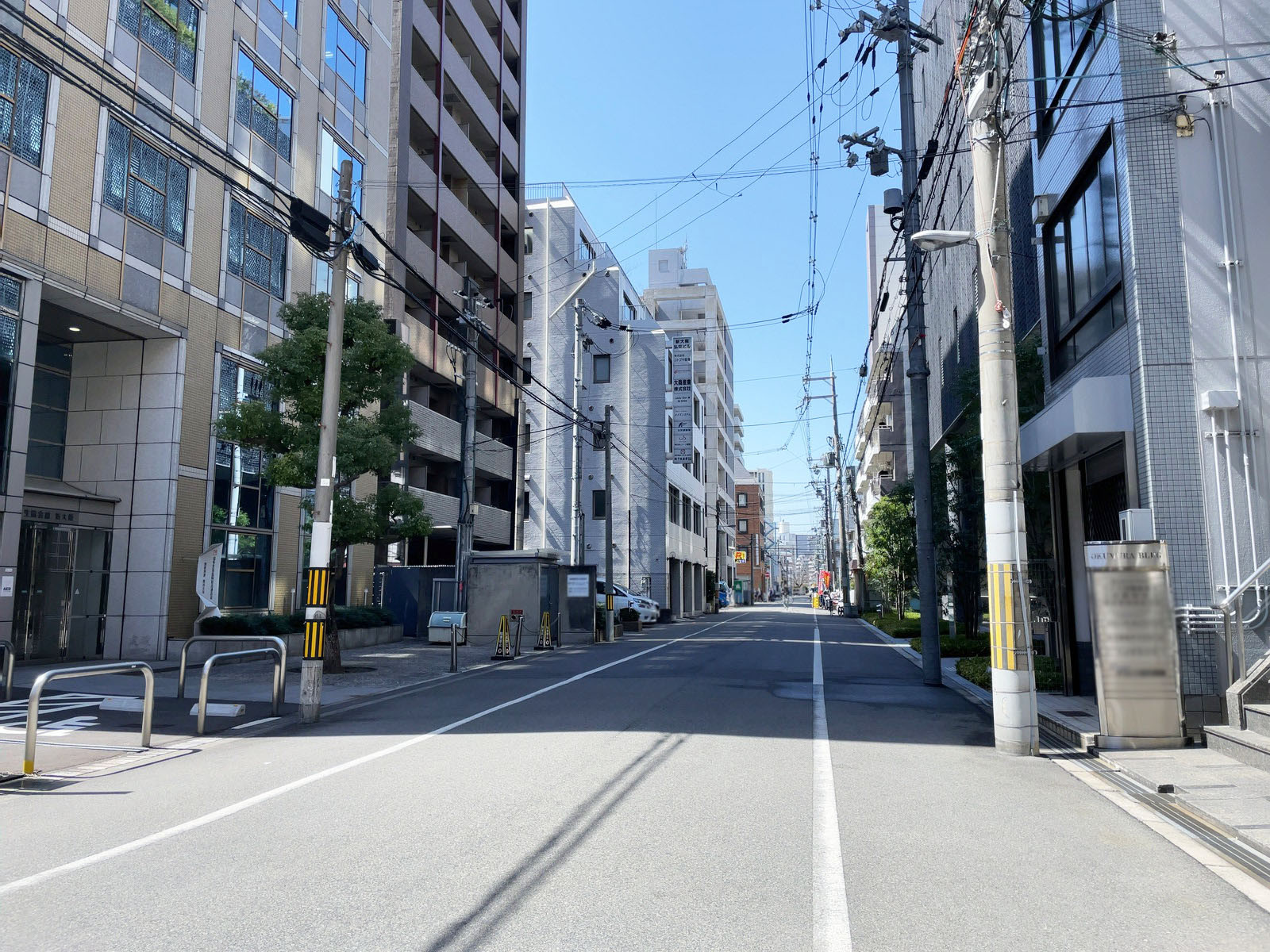 奥村ビル前面の通り
