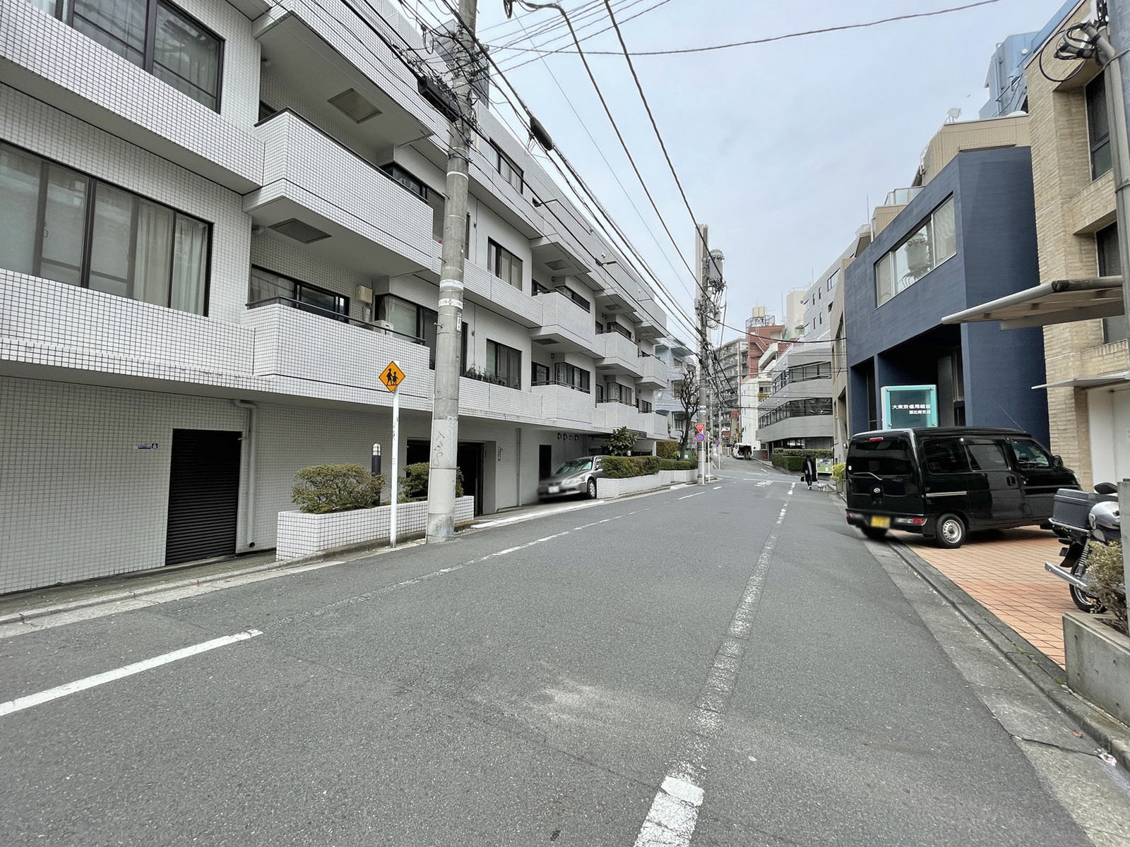 川上ビル前面の通り