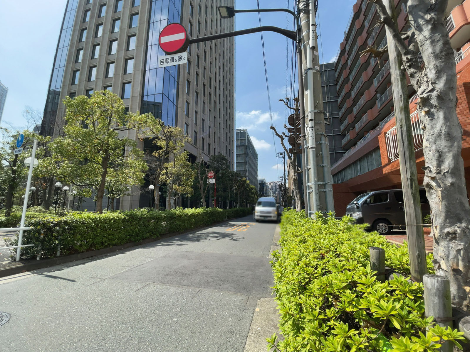 エスパース田町福島ビル前面の通り