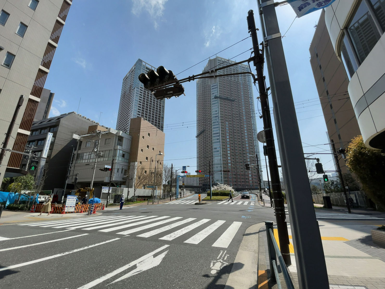山田ビル前面の通り