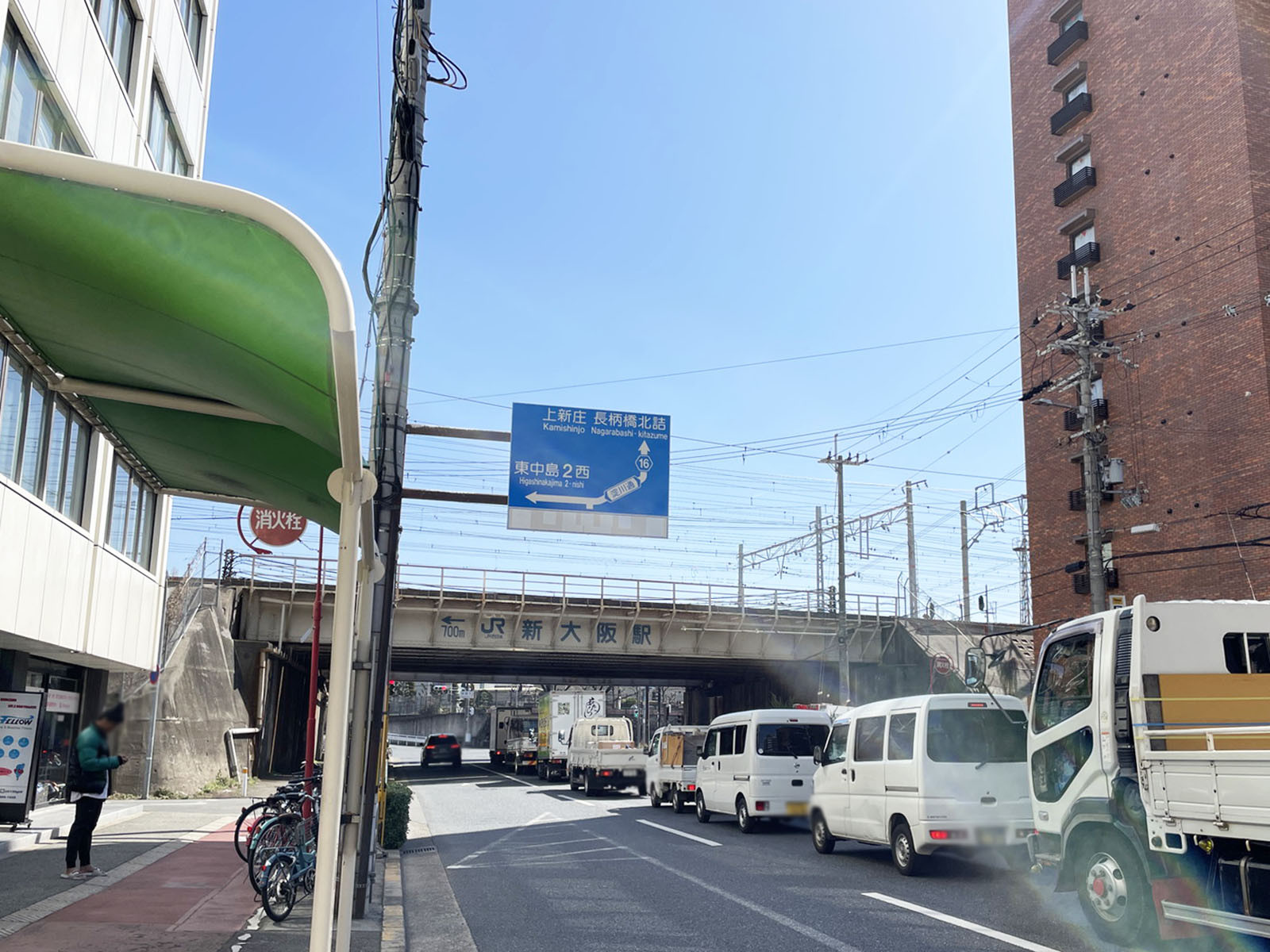大協シャトービル前面の通り