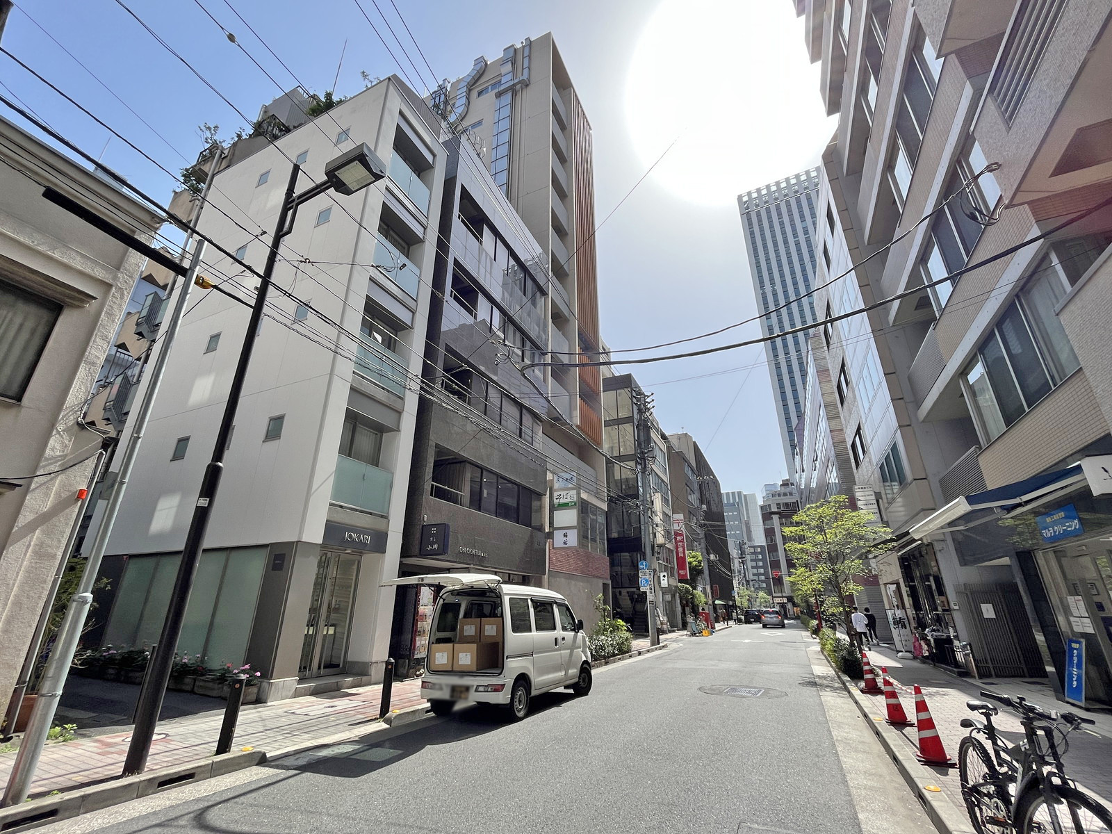 銀座スカイビル前面通り