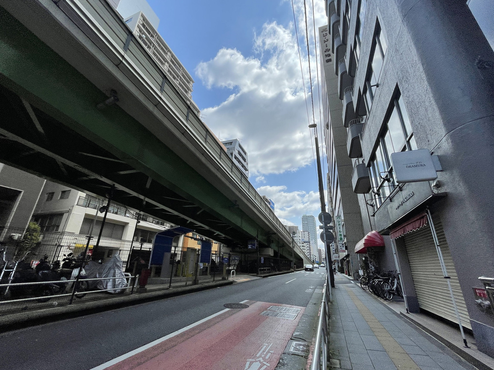 東カングランドマンション前面の通り