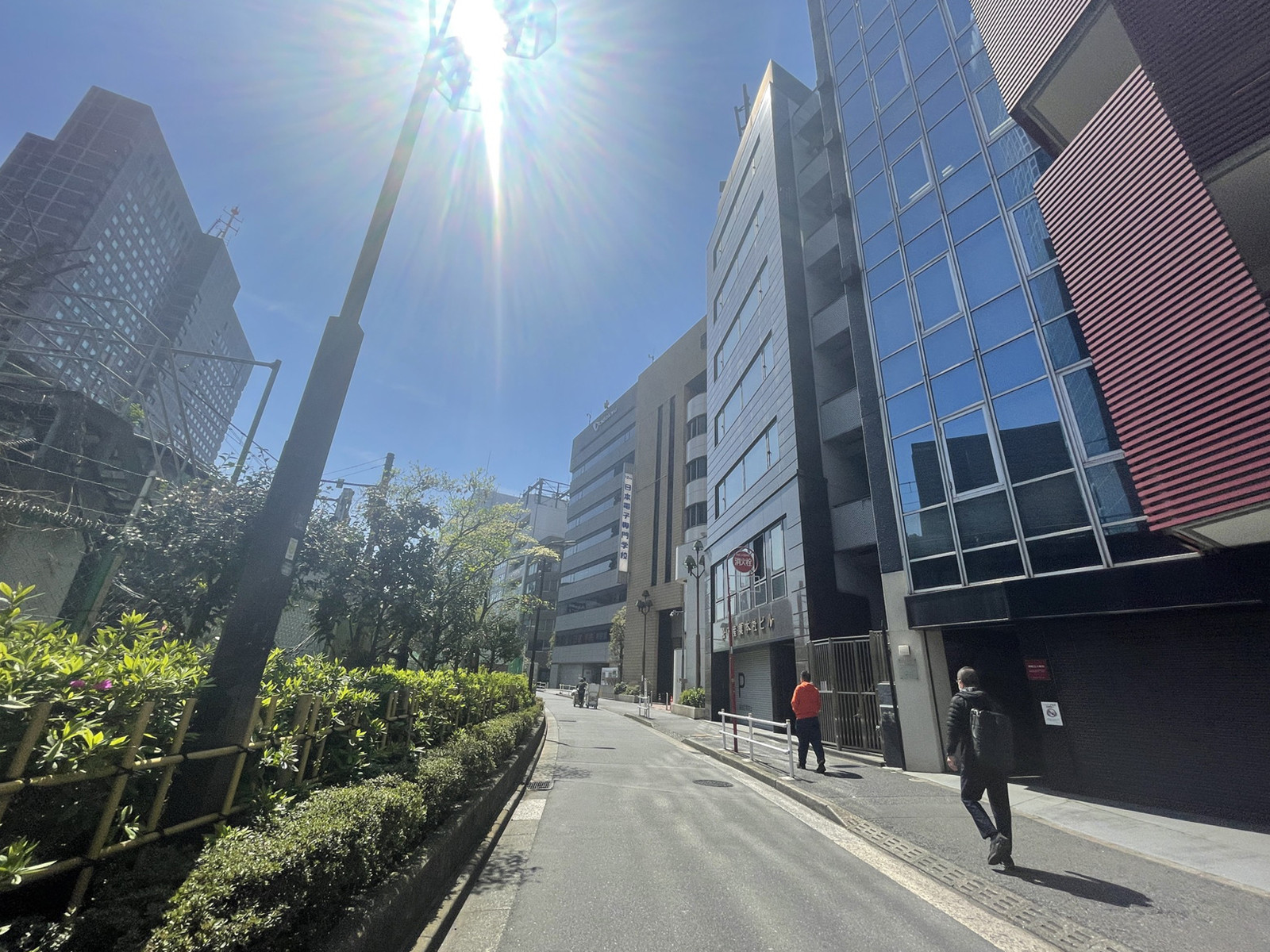 松下産業本社ビル前面の通り