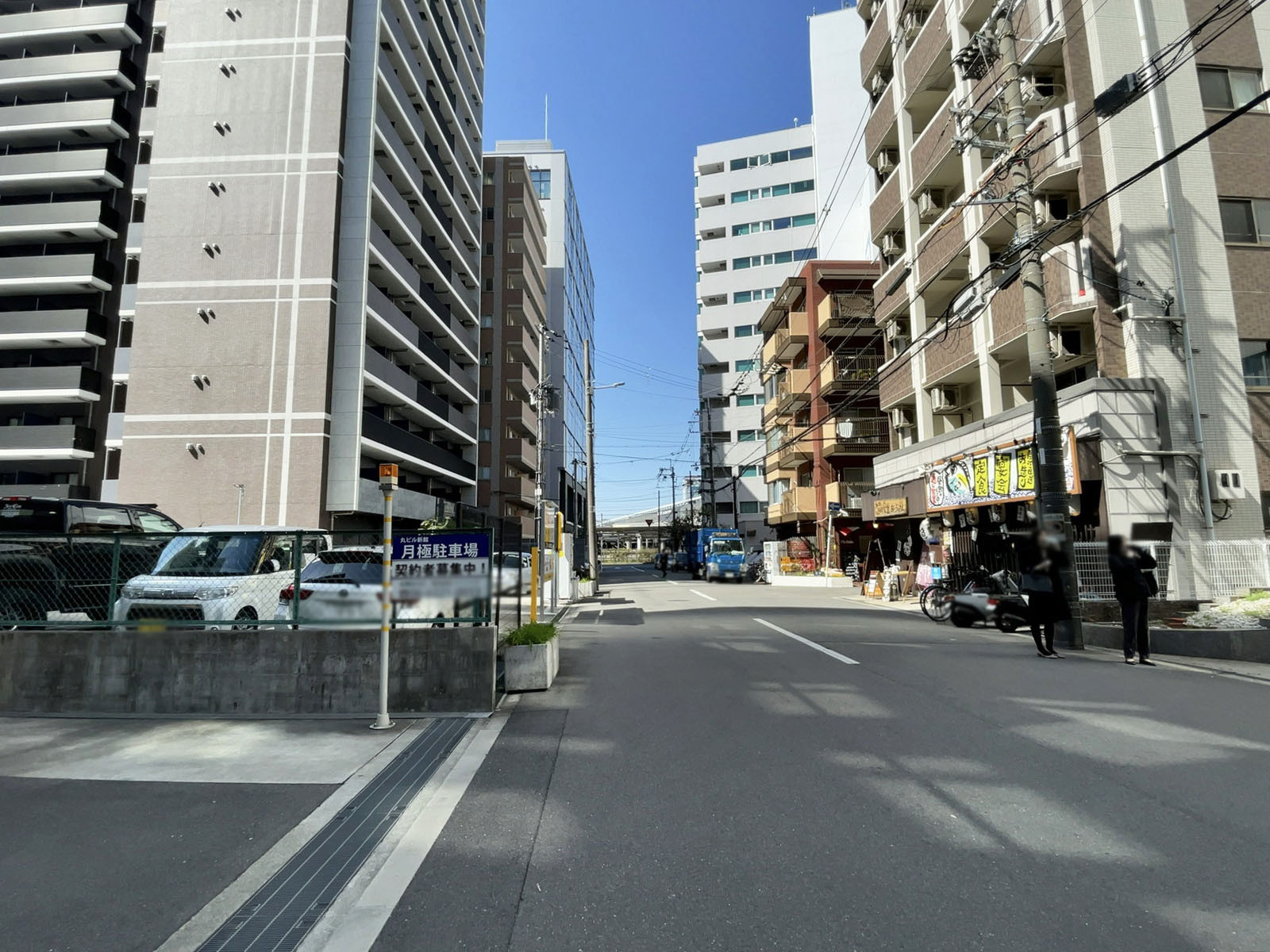新大阪丸ビル別館前面の通り