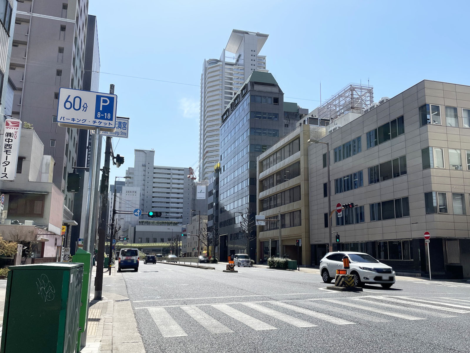 プラネット南森町前面の通り