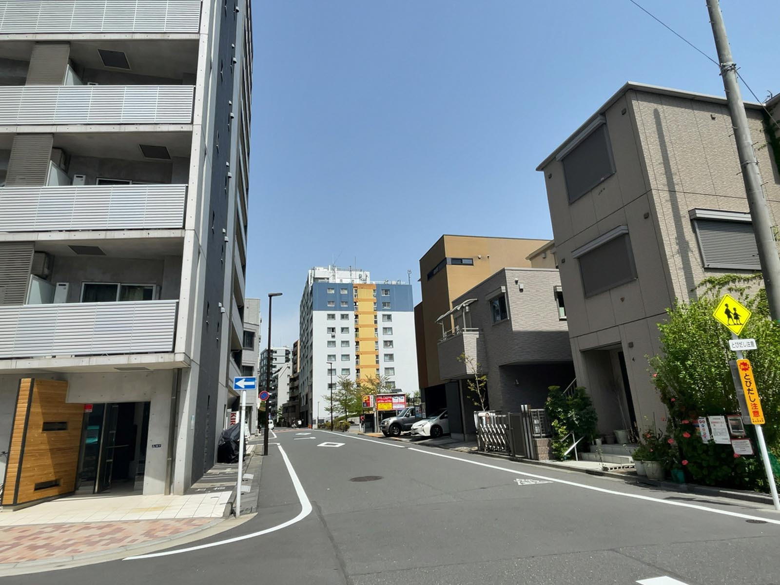 周辺は閑静なエリア