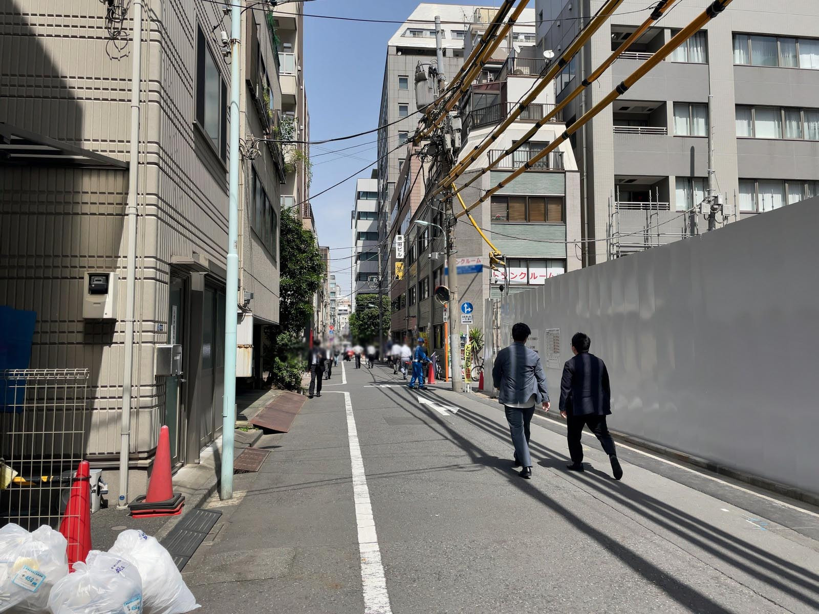 NOVEL WORK 京橋前面の通り