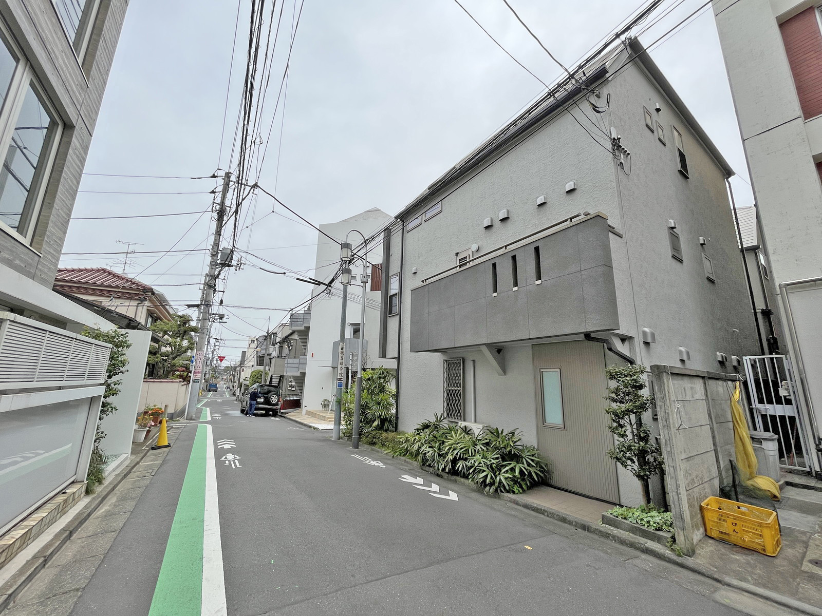 自由が丘ファミリアハイツ前面通り