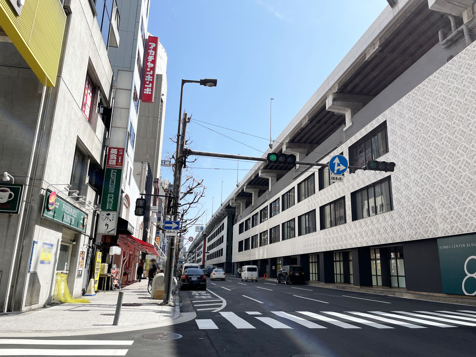 船場エコービル前面の通り