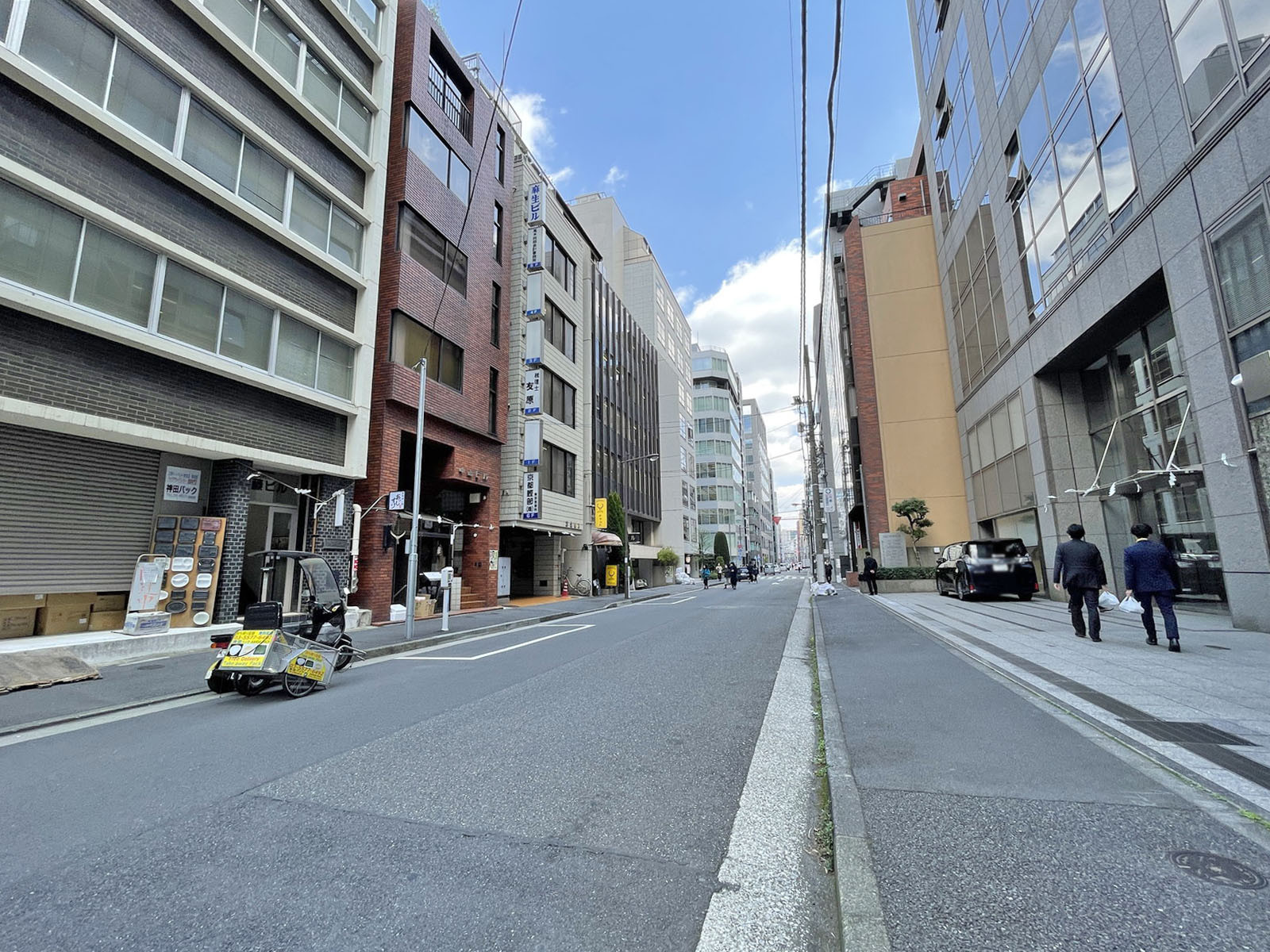 コンフォール安田ビル前面の通り