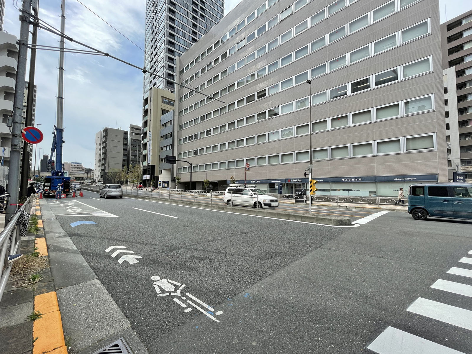 NBF高輪ビル前面の通り