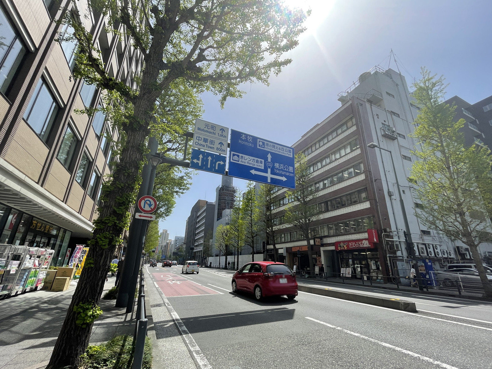 西田ビル前面の通り