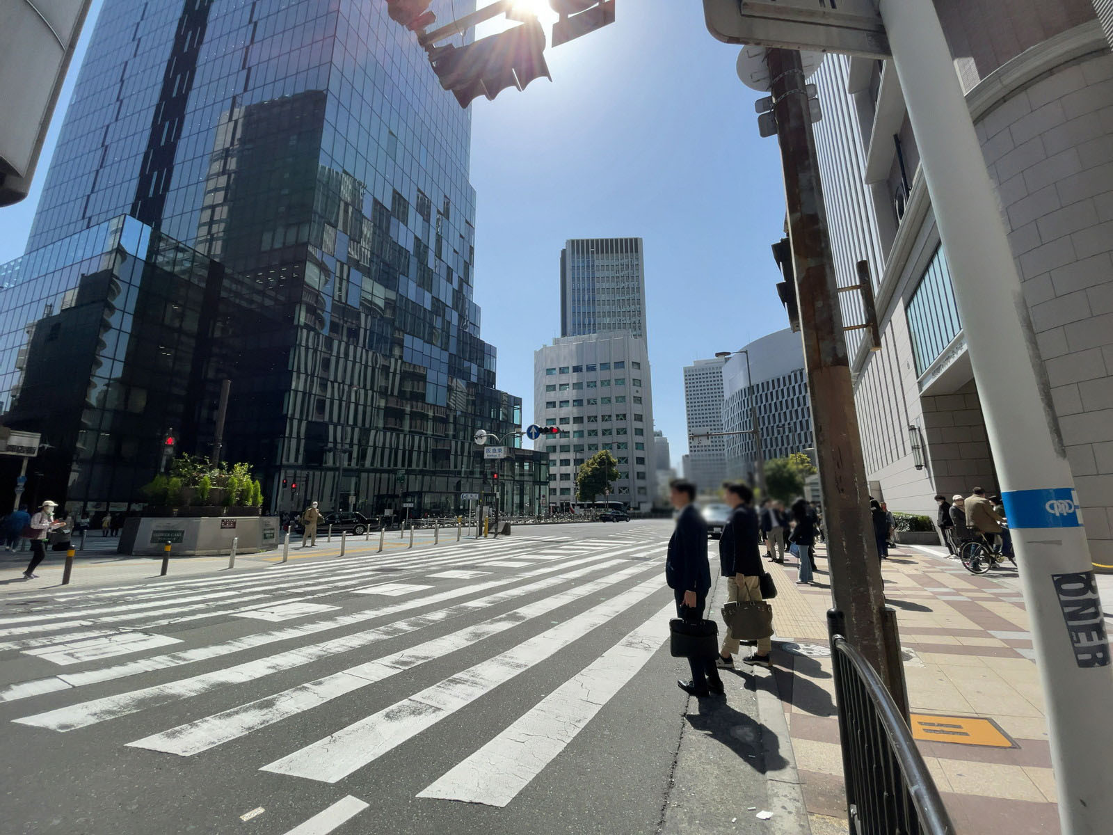 阪急グランドビル前面の通り