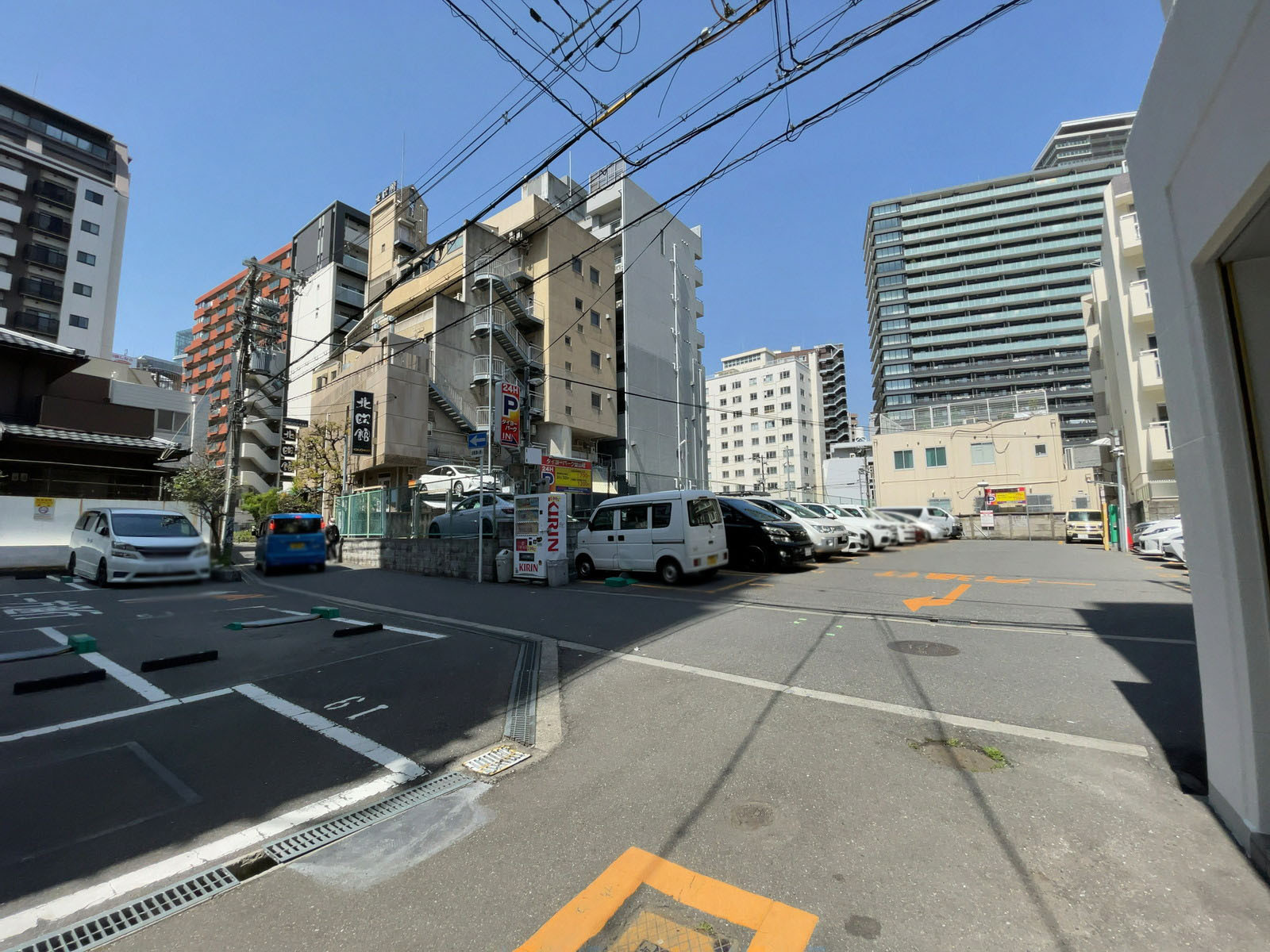 梅田東ビル前面の通り