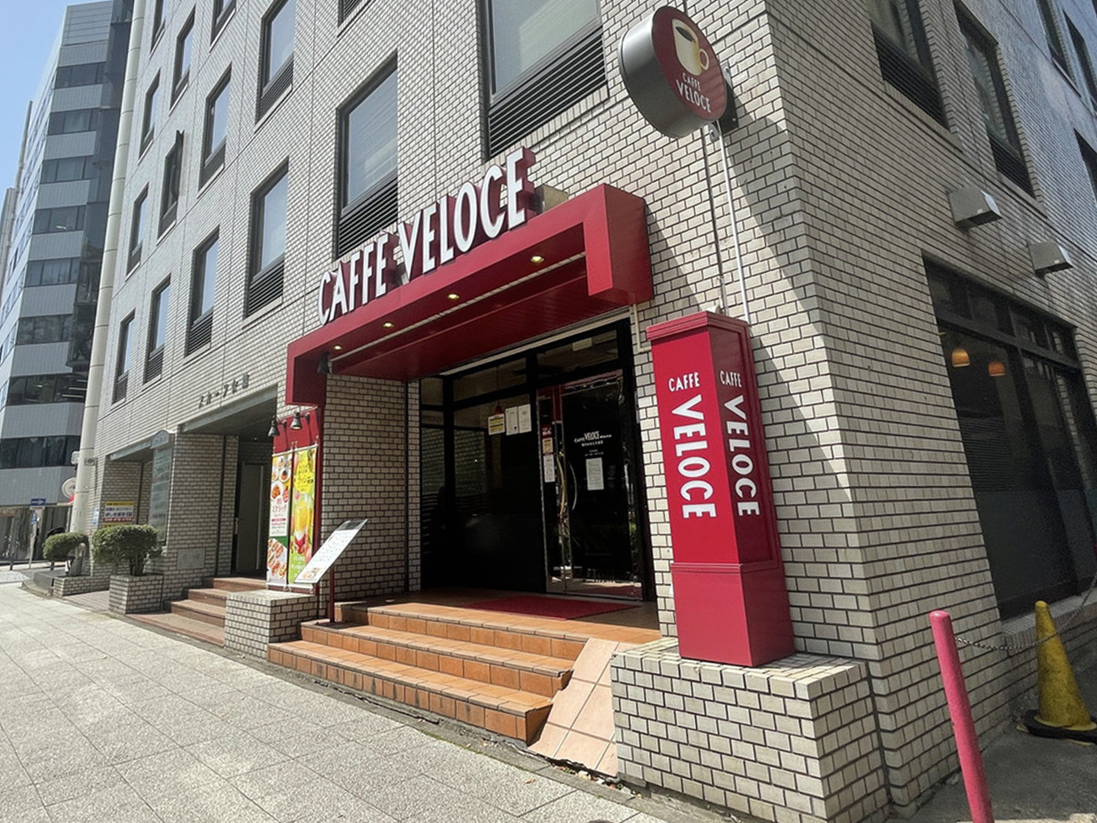 並びのカフェ・ベローチェ 関内みなと大通店