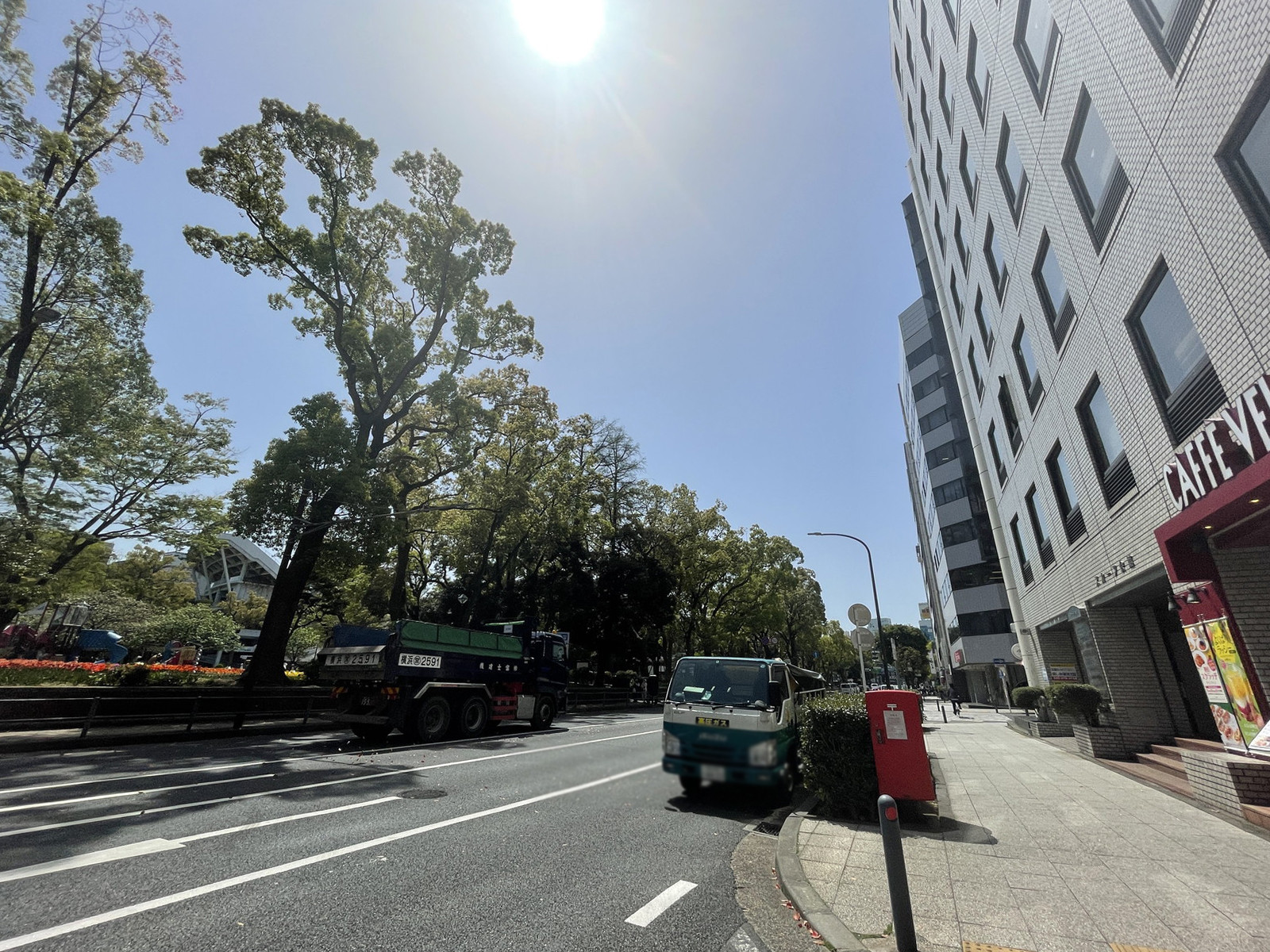光南ビル前面の通り