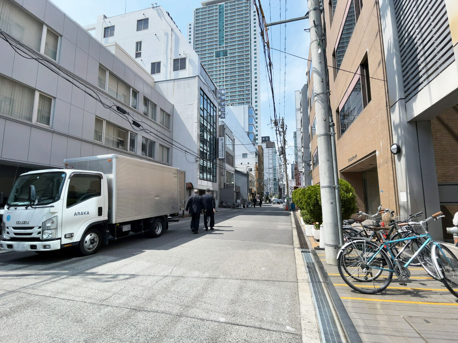 淡路町イーストビル前面の通り