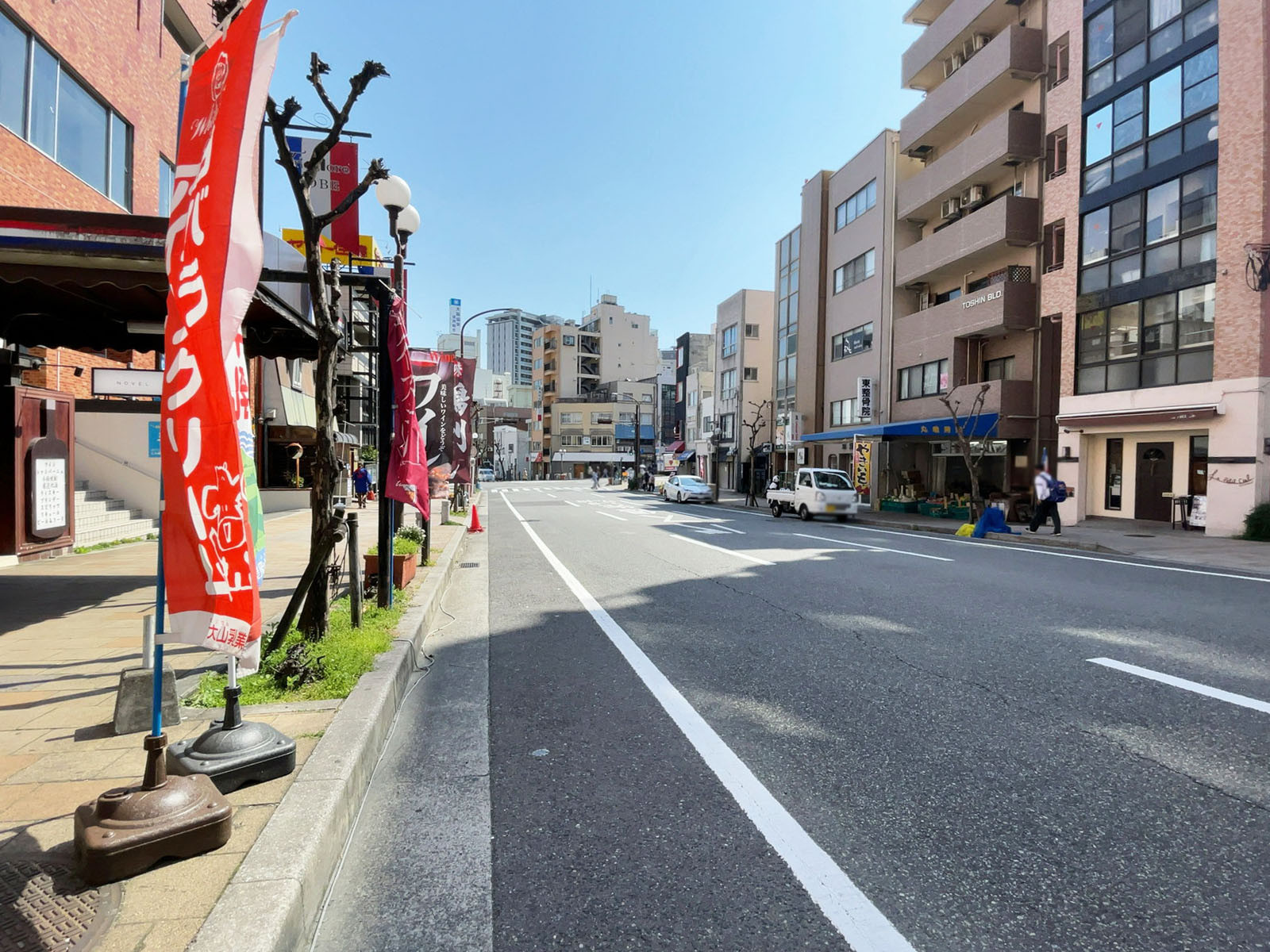 万葉ハイツ元町前面の通り